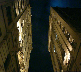 Western gateway to Saint-Paul Street